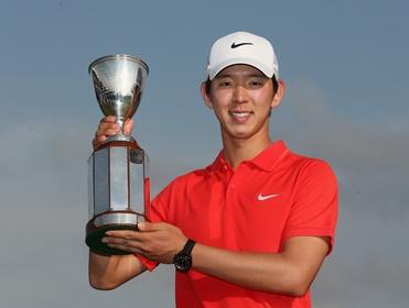 Seung-Yul Noh with his Zurich Classic trophy